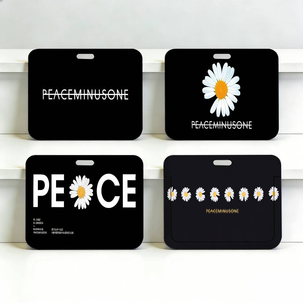Peat Pellet Tray - G-Dragon P-Peaceminusone Porta Badge in Plastica
